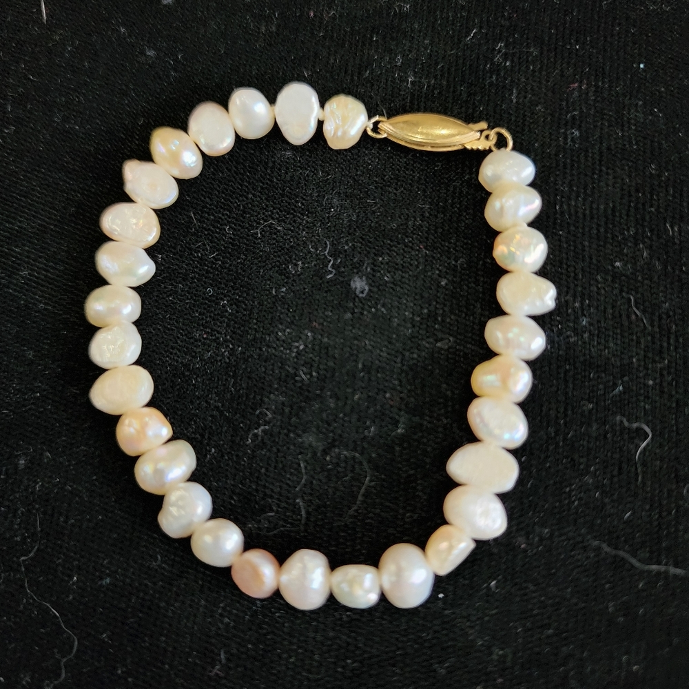 14K yellow gold pearl bracelet